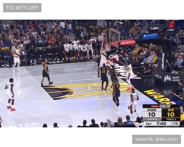 绝杀时刻三分精准命中 球迷欢呼声此起彼伏久久未息