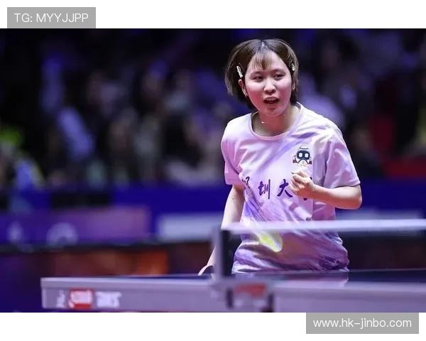 孙颖莎化身莎教练现场指点平野美宇专注聆听展现乒乓传承精神风采 孙颖莎化身莎教练现场指点平野美宇专注聆听展现乒乓传承精神风采